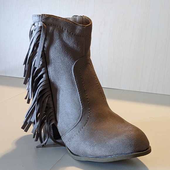 Olivia Miller Women Faux Suede Heeled Fringe Booties - Taupe - Size 5.5 - Picture 1 of 8